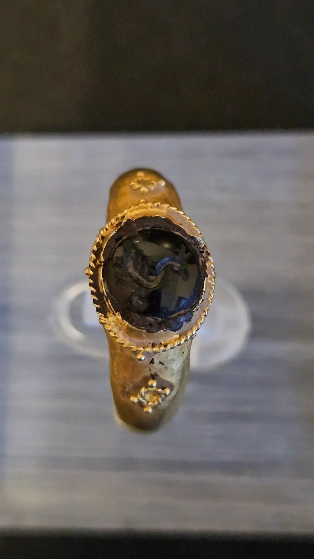 Asia Minor Gold Ring with Bird Intaglio - 1st Millennium CE | Iranian Royal Family