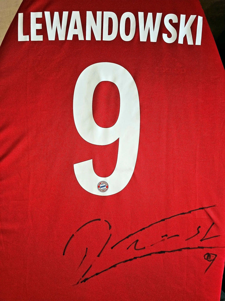 Robert Lewandowski 9 FC Bayern München 2019-2020 Home - Signed Soccer Shirt | UEFA Champions League Triumph