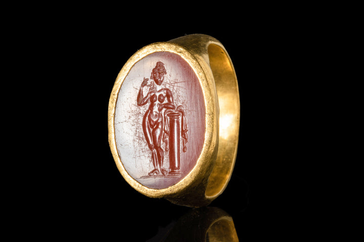 Exquisite Hellenistic Gold Ring with Carnelian Intaglio Depicting Venus