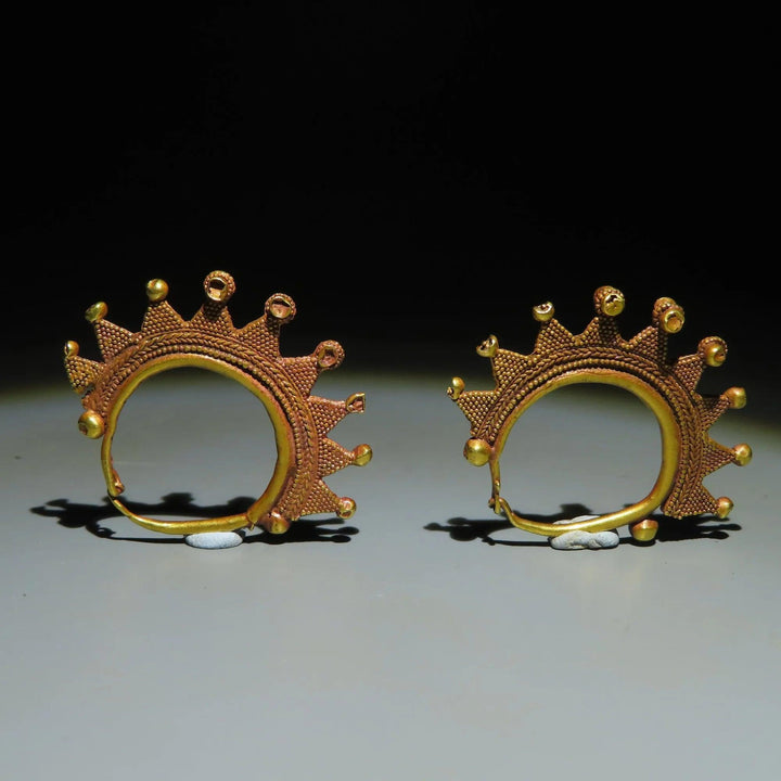 Ancient Greek Solid Gold Crescent-shaped Earrings - 3rd century BCE | Wearable